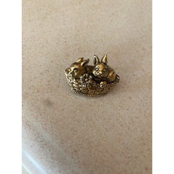 Vintage Avon Easter bunny pin - Picture 4 of 4